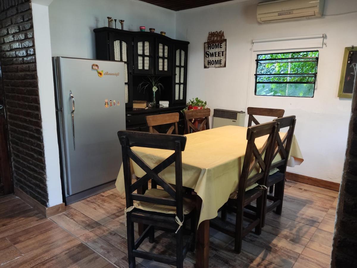 Casita Casa Con Parque, Estacionamiento Y Pileta En Holiday home Tigre